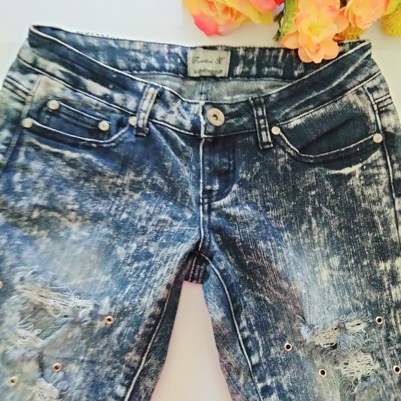 Acid Wash Twelve K Womens Destroyed Jeans - Picture 3 of 15